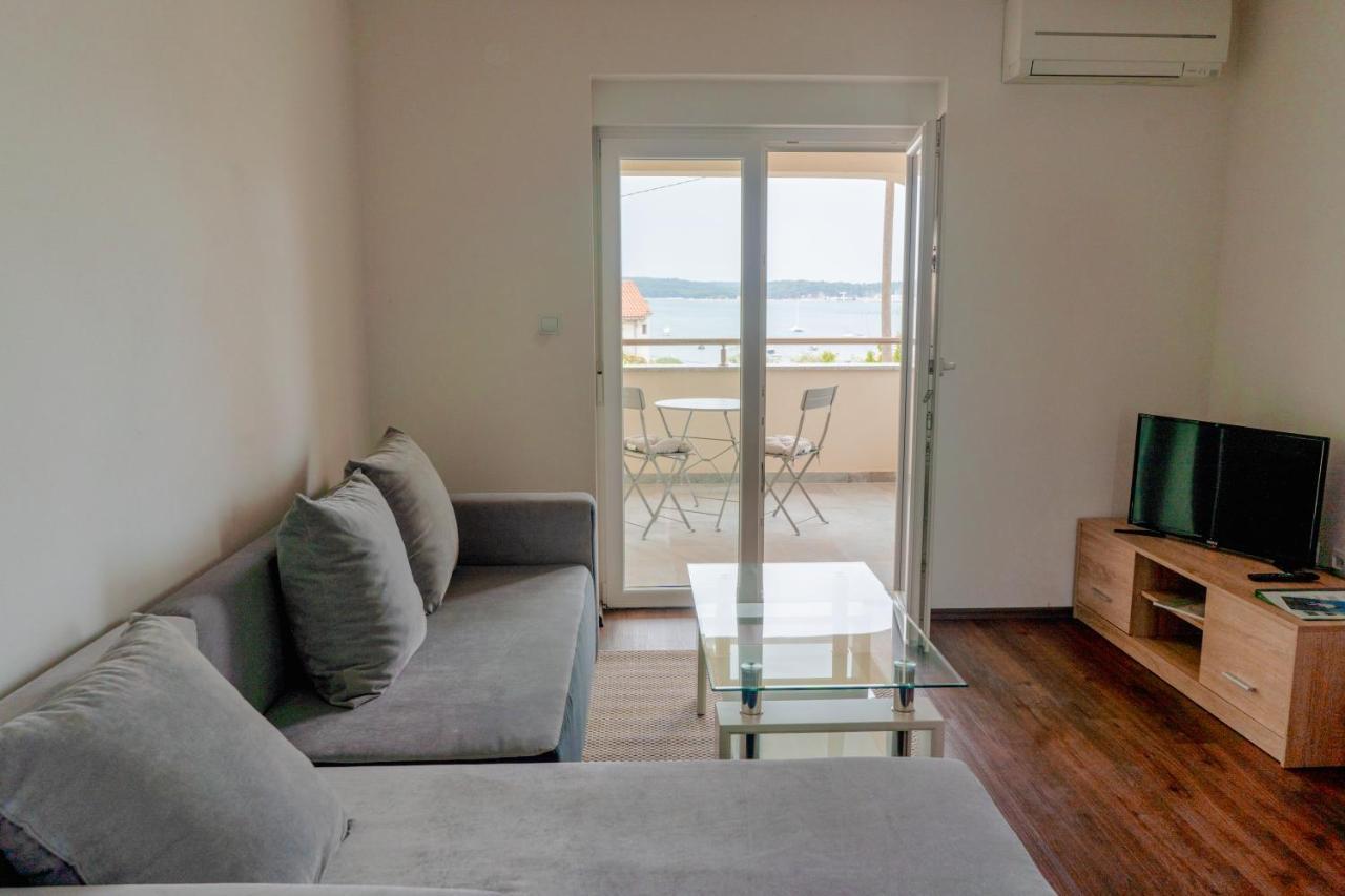 Villa Livi - Luxury Sea View Appartments Medulin Eksteriør bilde